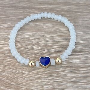 Handmade beaded bracelet. Size 7”